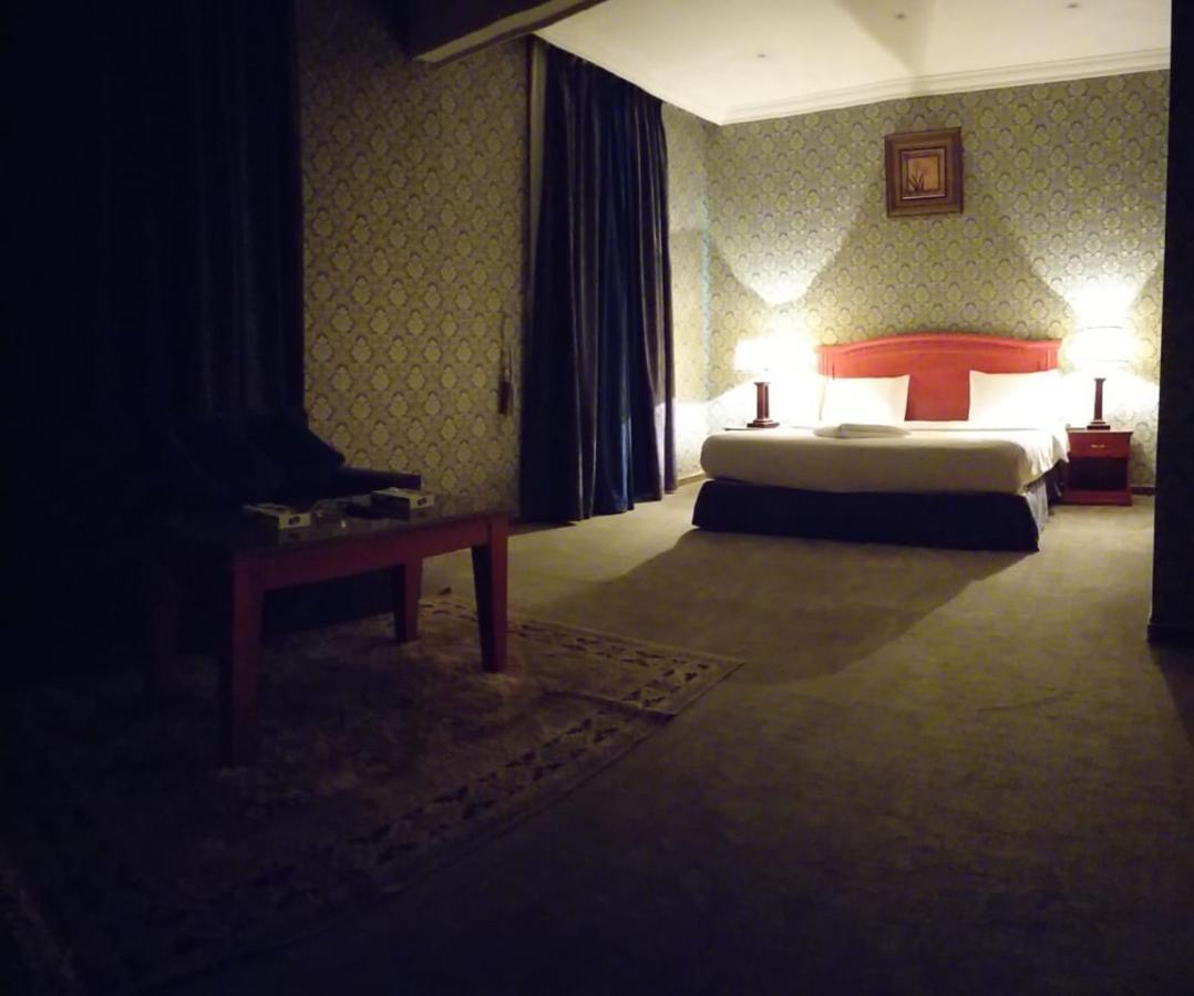 Qasr Al Khalij Hotel Riyad Extérieur photo