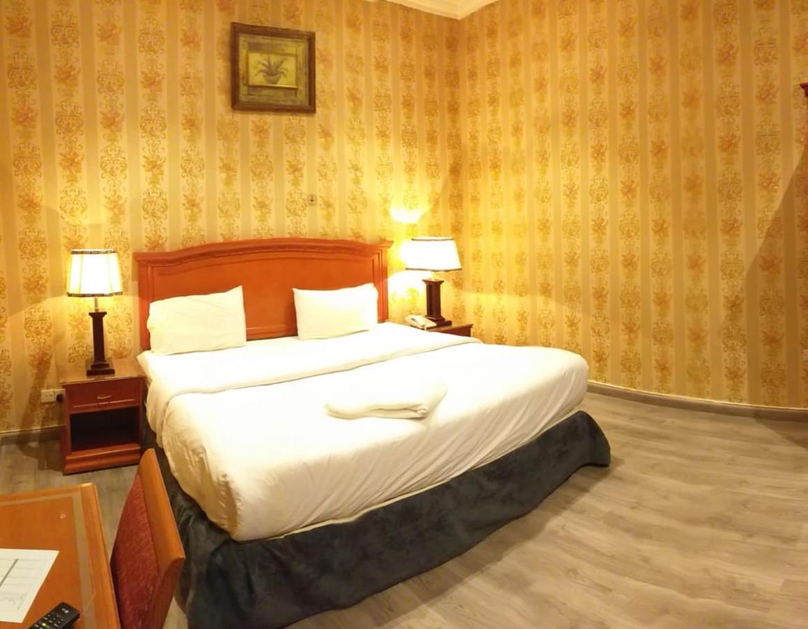 Qasr Al Khalij Hotel Riyad Extérieur photo
